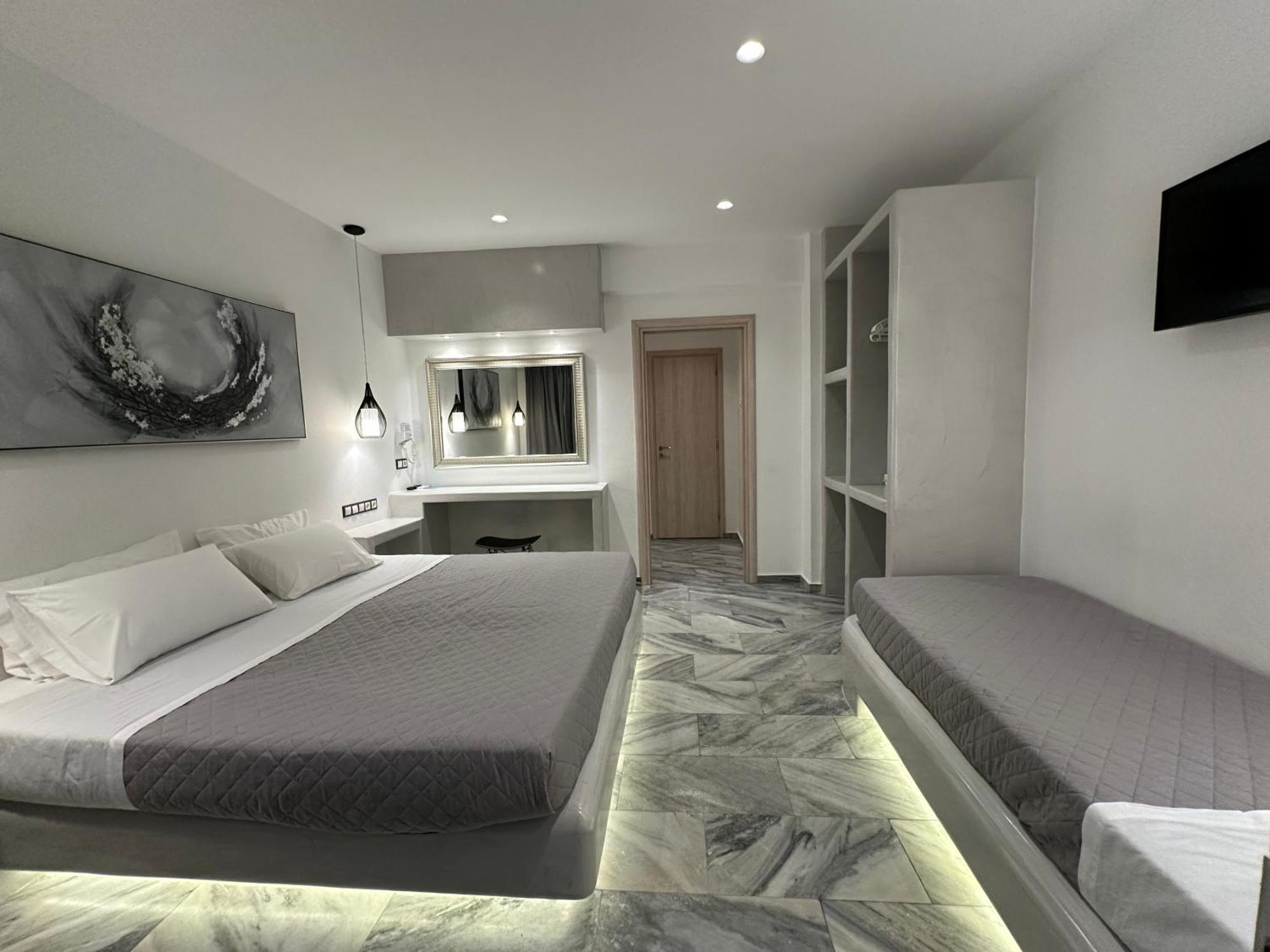 Aphrodite Hotel & Apartments Chora  Exterior photo